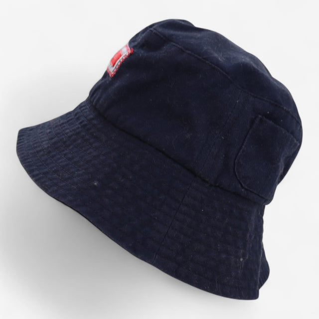 Bucket hat navy with pocket and red label