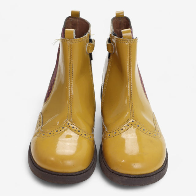Yellow Chelsea boots with side zips