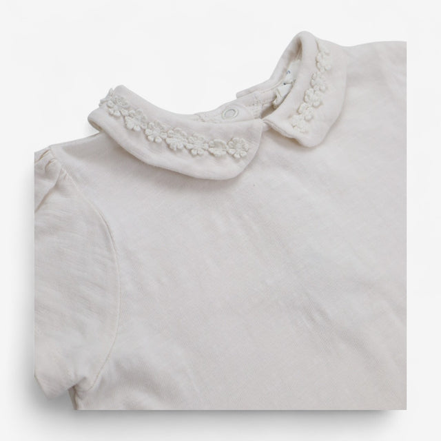 T-shirt Collared White with Daisy Detail
