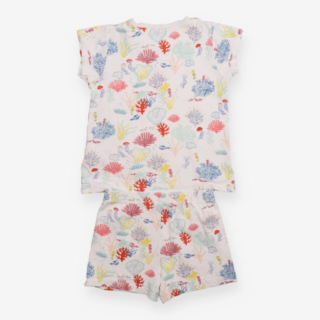 Pyjama white under the sea