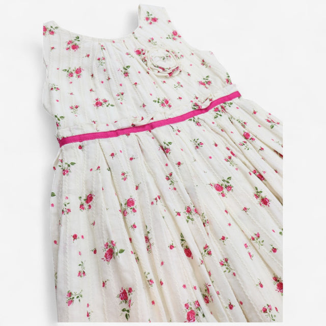 Dress sleeveless white with flowers