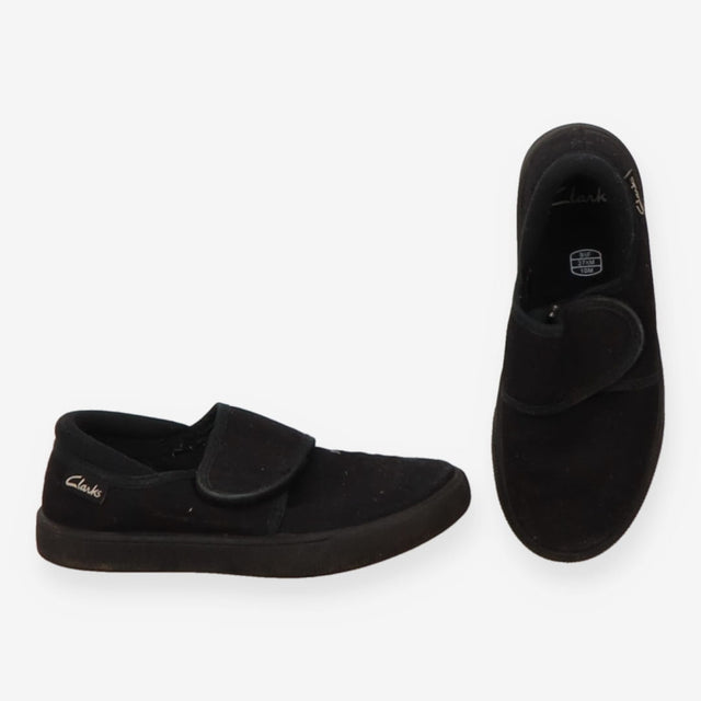 Black P.E pumps