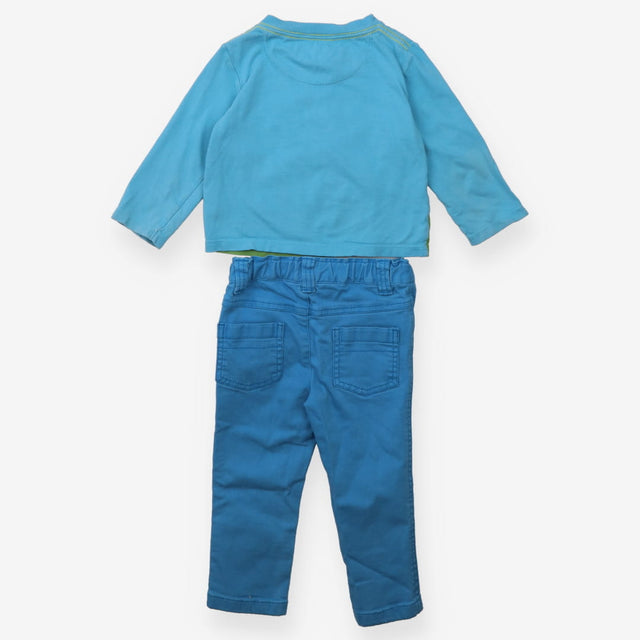 Blue Hedgehog Long Sleeves and Jeans