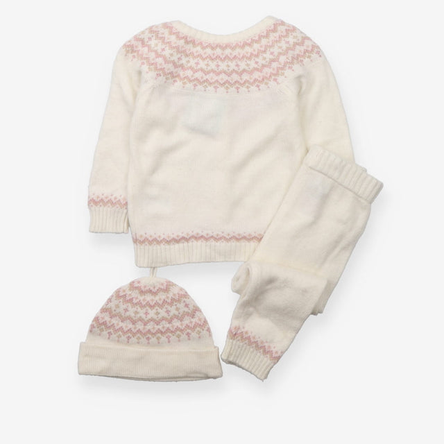 Outfit cream fairisle hat, joggers & top
