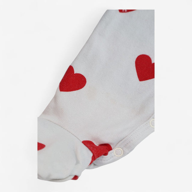 Sleepsuit white with love hearts