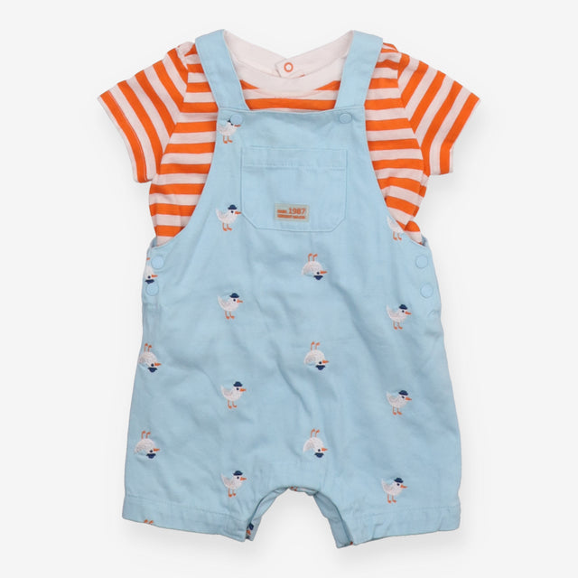 Outfit blue dungarees orange stripe SS tee seagull