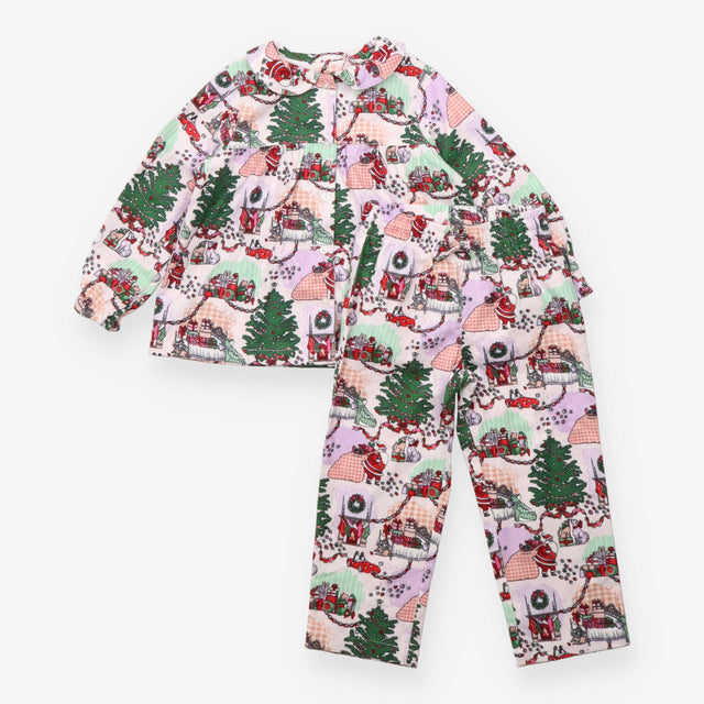 Pyjamas traditional style christmas scene