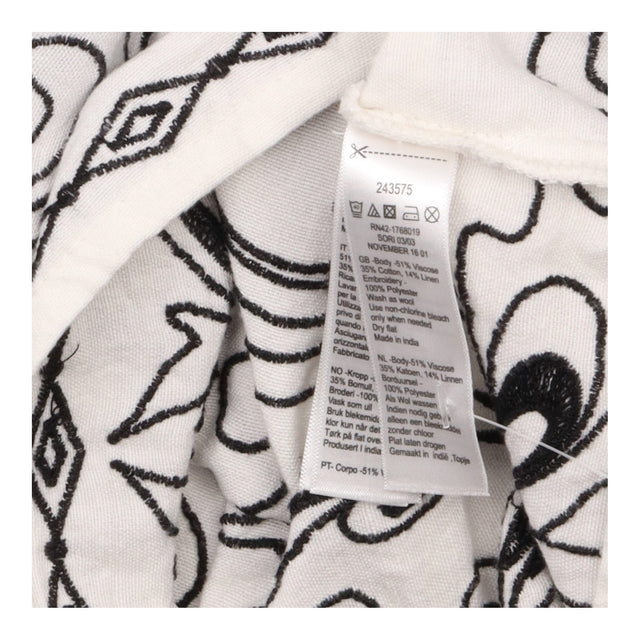 Top Ivory Black Floral Embroidered V-Neck Short Sl