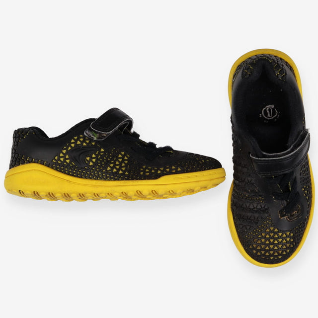 Trainers black yellow sole
