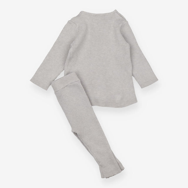 Knit grey outfit ribbed leggings and cardigan