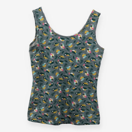 Finches birds nursing vest