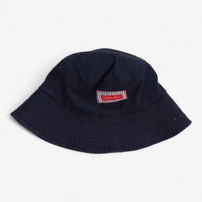 Bucket hat navy with pocket and red label