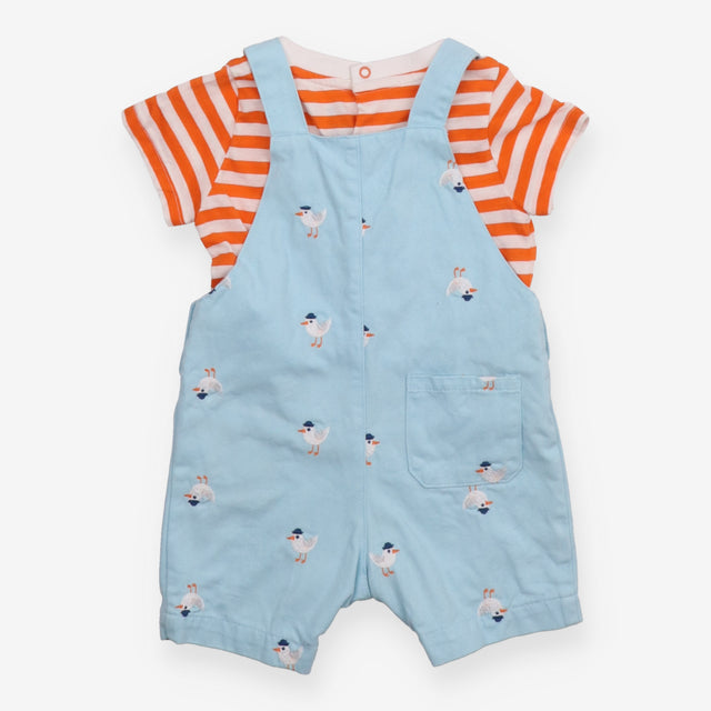 Outfit blue dungarees orange stripe SS tee seagull