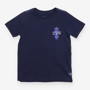 Tee Navy Skateboard 1989 in front and Skate in the