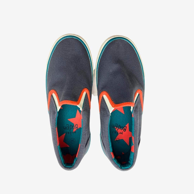 Slip on pumps
