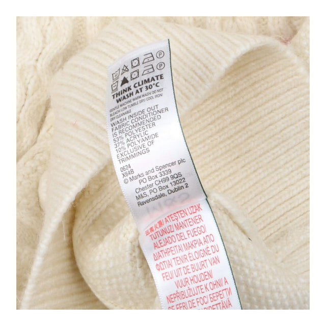 Kitted dress cream with cherriesn