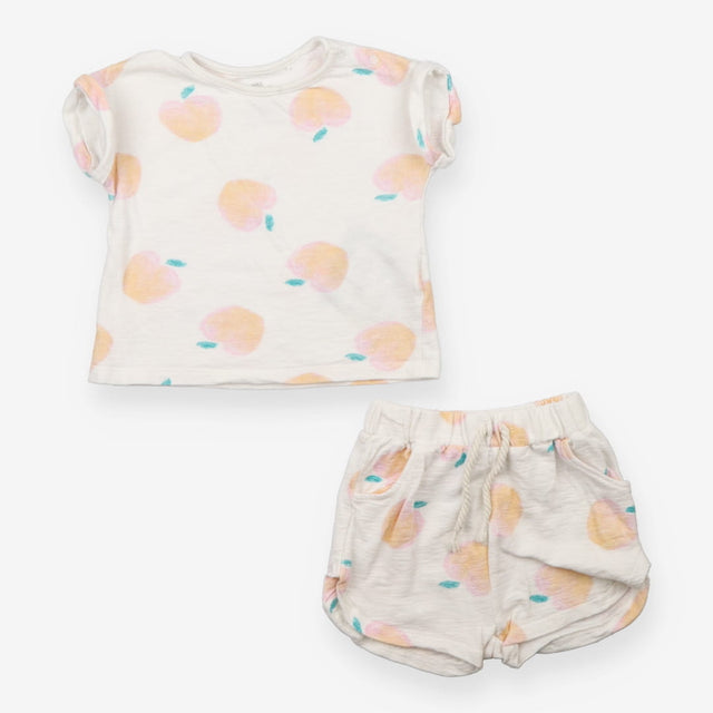 Peaches T-shirt and Shorts Outfit