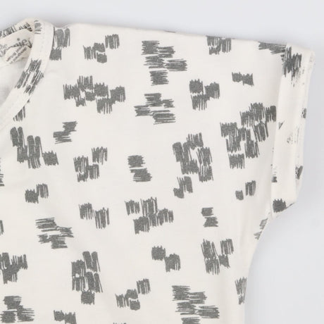 Outfit Tee SS shorts jersey white grey scribble bl
