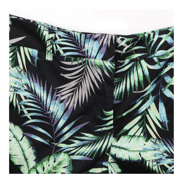 Black Green Tropical Leaf Print Shorts