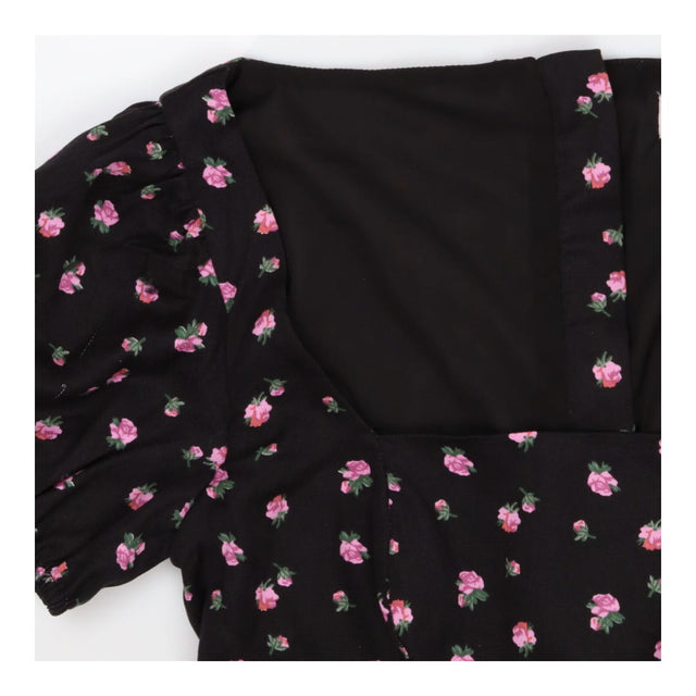LPA Floral Black Crop Top – Pink Roses, Square Nec