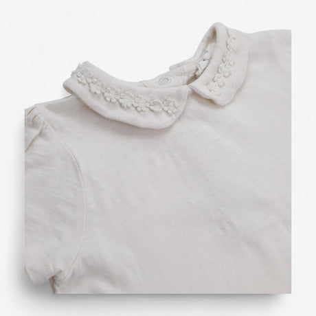 T-shirt Collared White with Daisy Detail
