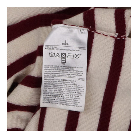 Sweater boat neck with maroon stripe