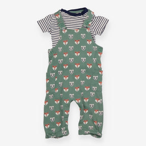 Outfit Jersey green dungarees fox badger stripe SS