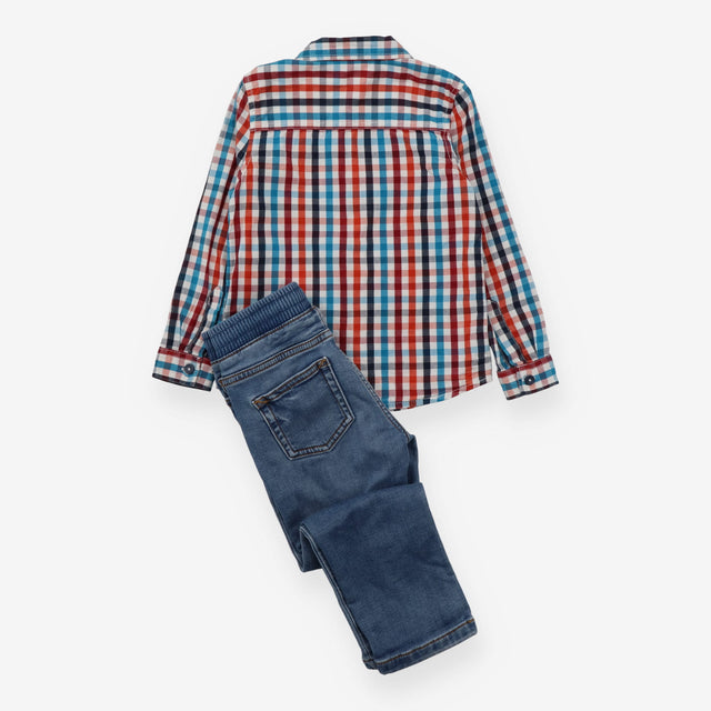 Shirt and Blue Jeans Outfit 