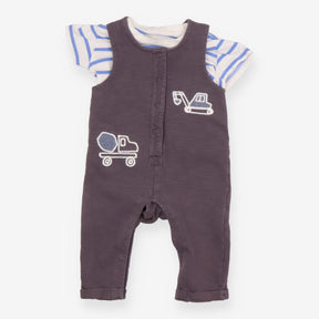 Outfit Grey Dungarees striped SS tee