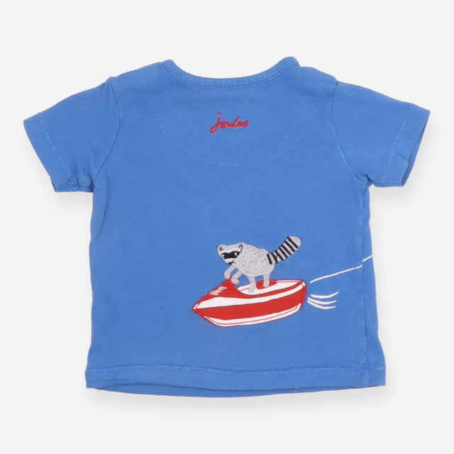 Blue skiing giraffe