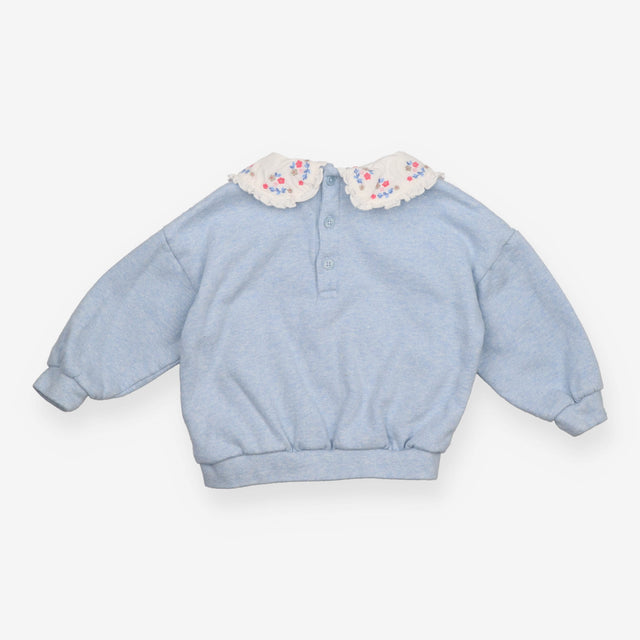 Blue frill collar sweater with rabbits
