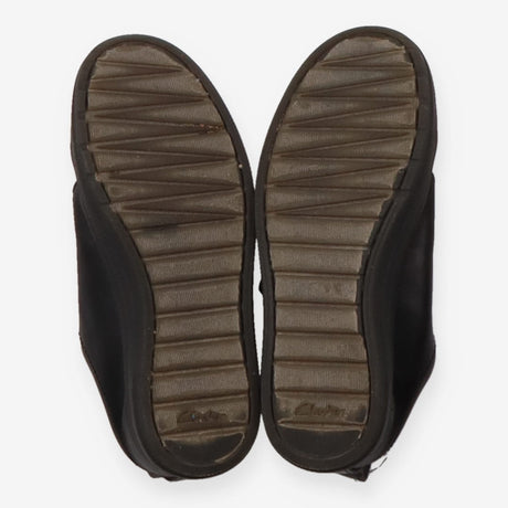 Black velcro school shoes 3 straps