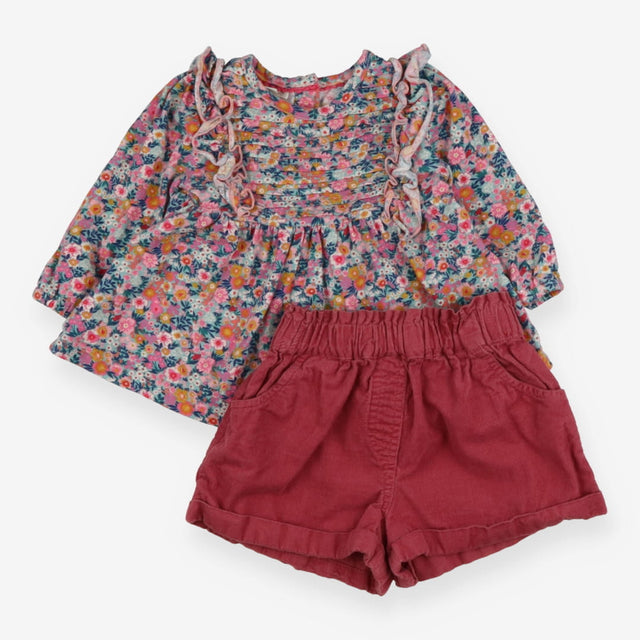 Outfit Tunic Long Sleeved Floral Frill and Shorts 