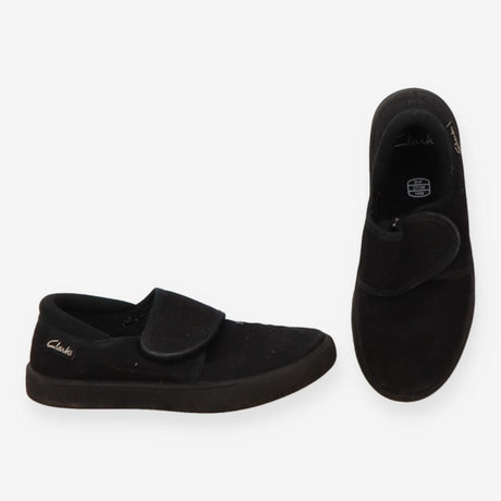 Black P.E pumps