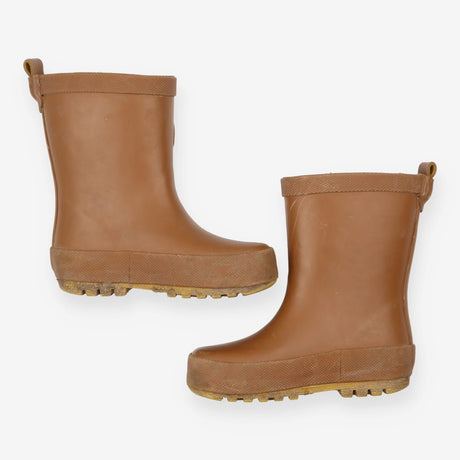 Brown wellies