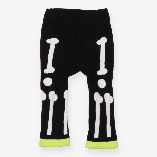 Skeleton knit leggings with t-shirt