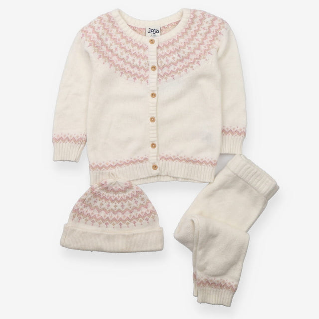 Outfit cream fairisle hat, joggers & top