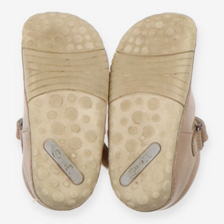 B Shoes patent T bar taupe 