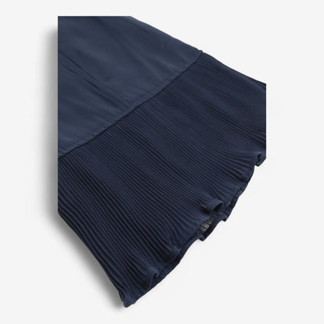 Dress chiffon with silver stitching