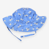 Blue sunhat with daisies