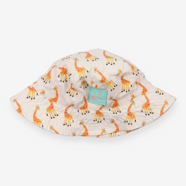 Summer hat giraffes