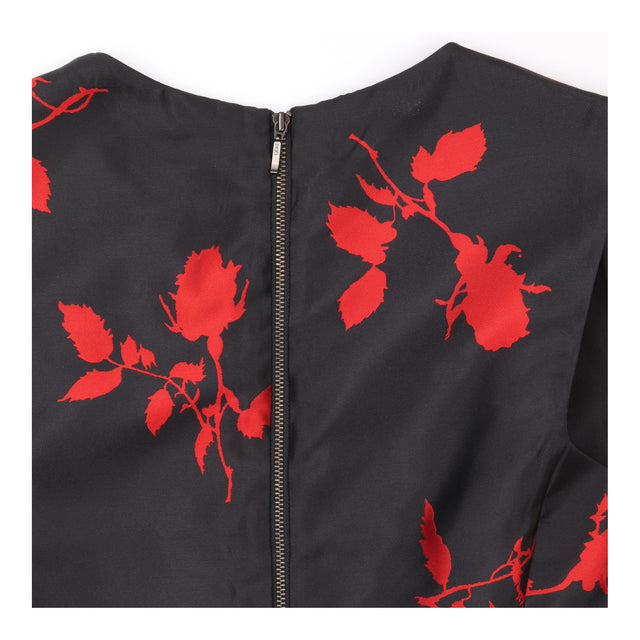 Black & Red Floral Jacquard V-Neck Fit
