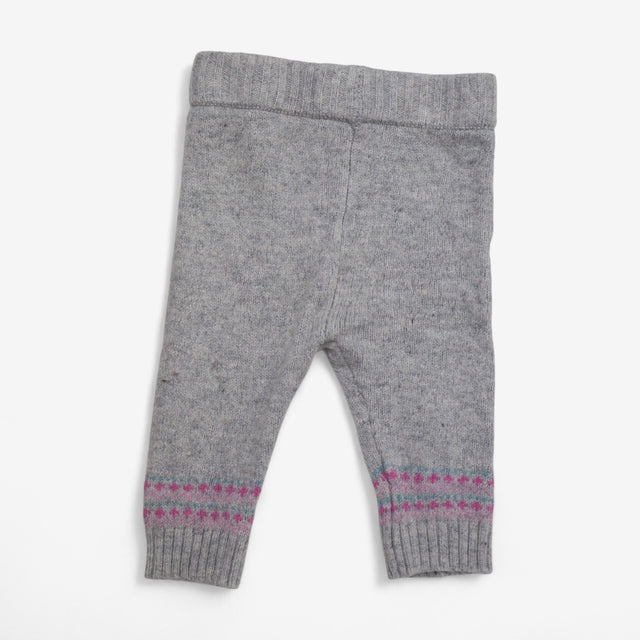Outfit grey and white knitted mouse