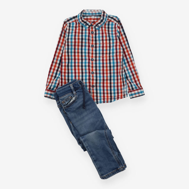 Shirt and Blue Jeans Outfit 