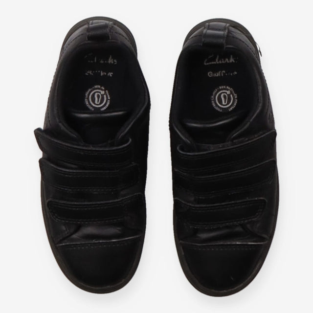 Black velcro school shoes 3 straps