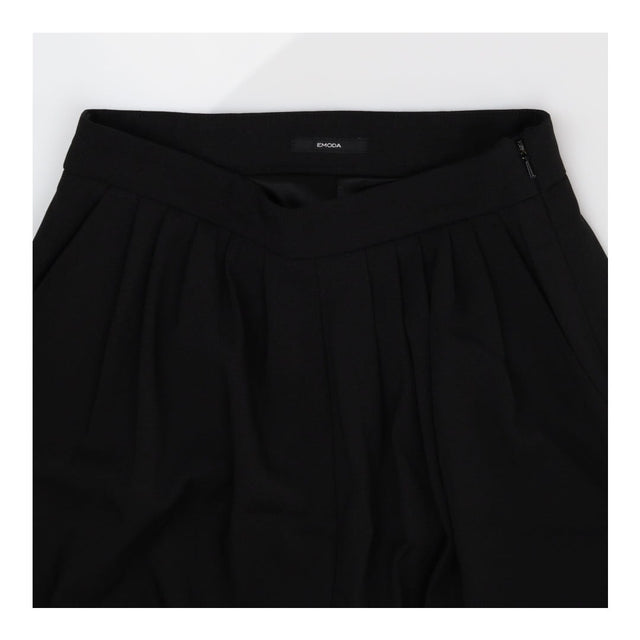 Emoda Black Cropped Culottes – Pleated Front Wide‑