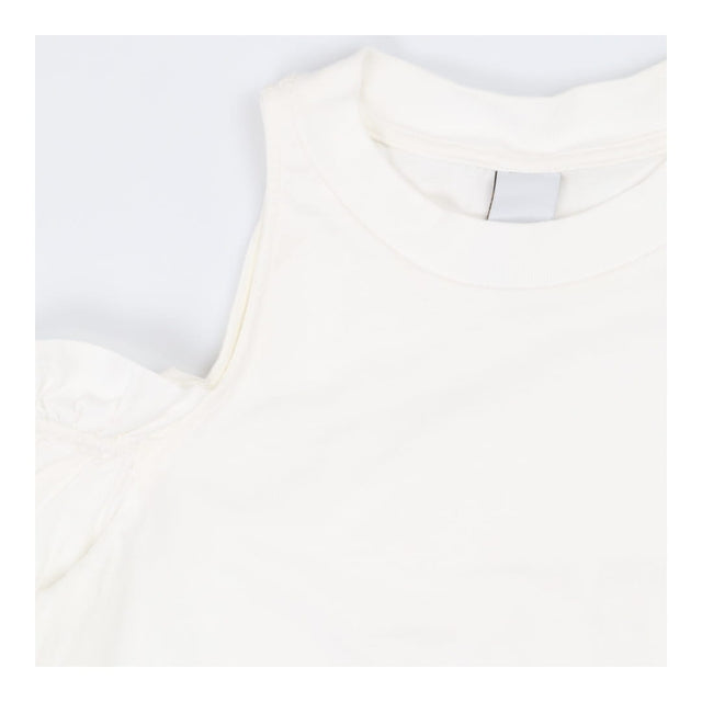 Cream off the shoulder Top