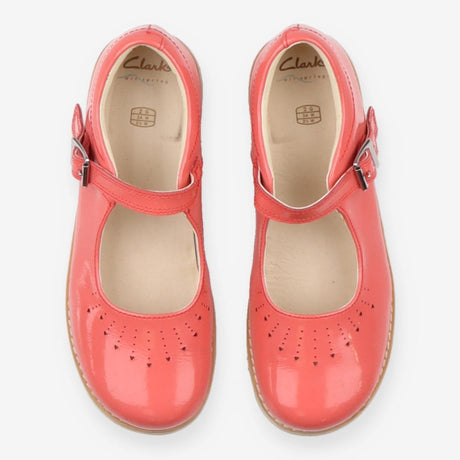 Coral pink leather shoes