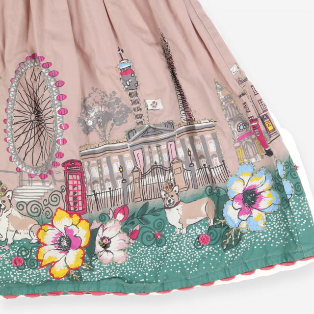 Dress cream London scene 