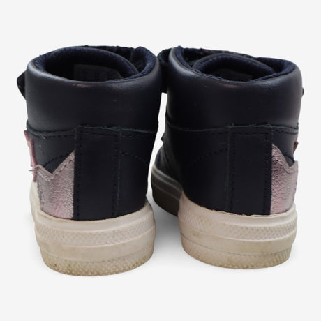 Trainer boots navy velcro stars